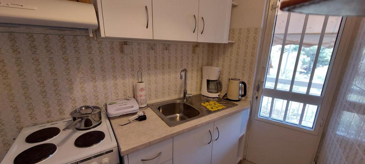 Oikika B10 Apartment Artemida  Bagian luar foto